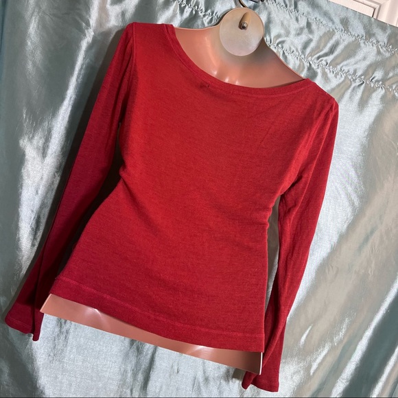 Lightweight Limited LS tee with iridescent sequined bands, M. - Picture 3 of 9